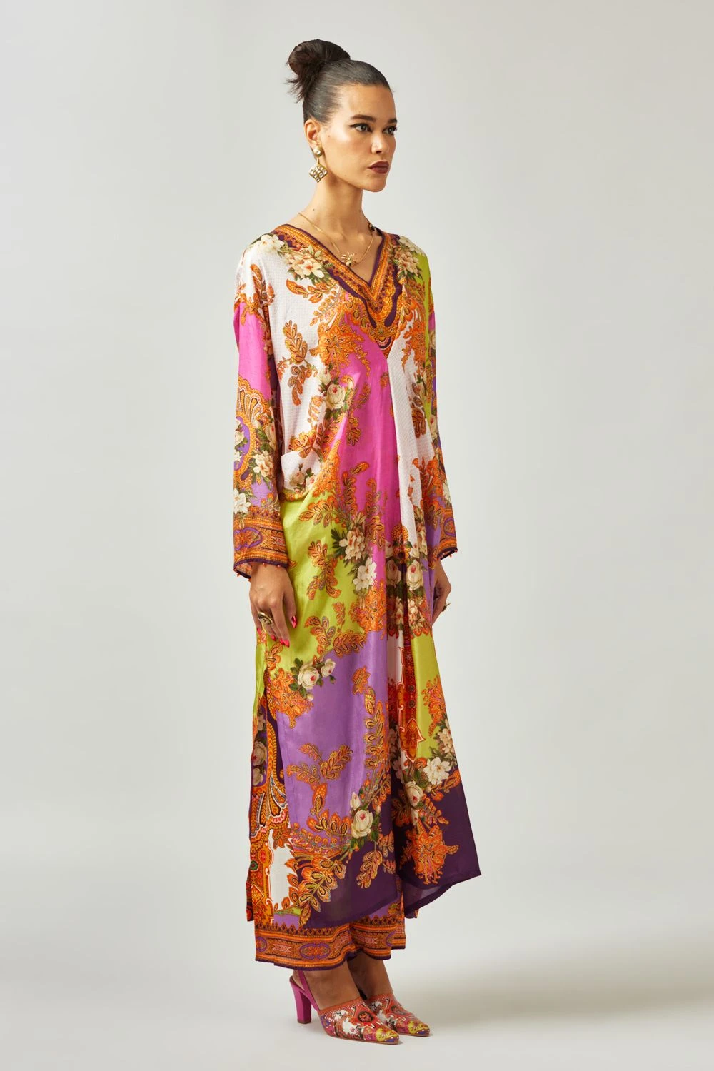 Rajdeep Ranawat Pink Floral V-neck Kaftan 4 Rajdeep Ranawat Pink Floral V-neck Kaftan - Image 2