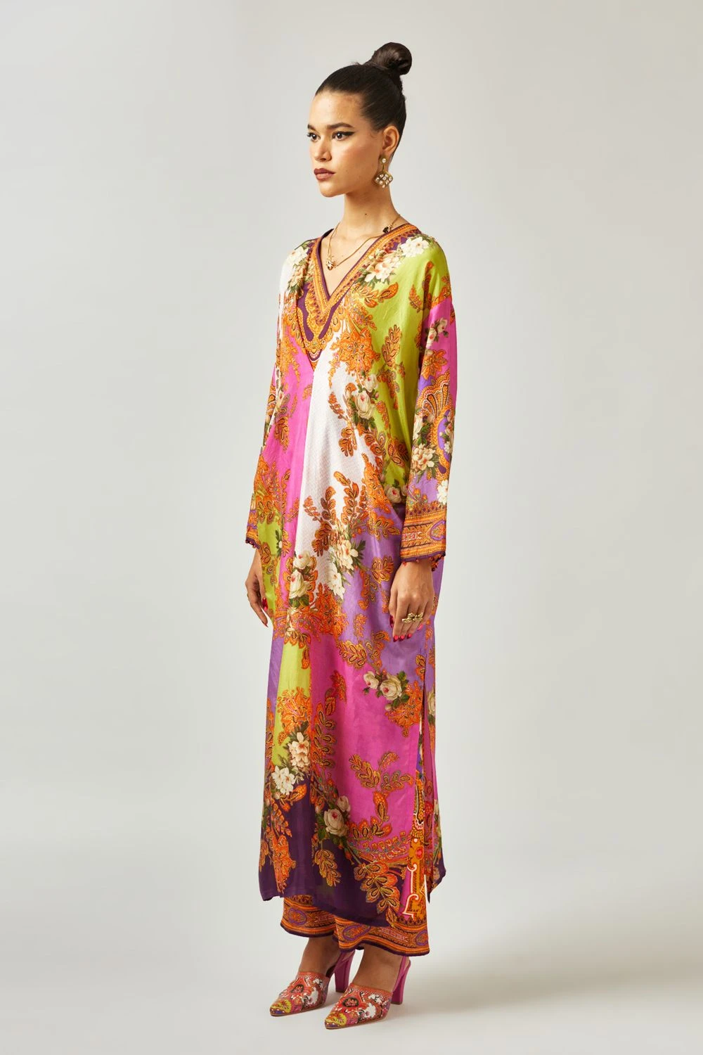 Rajdeep Ranawat Pink Floral V-neck Kaftan 5 Rajdeep Ranawat Pink Floral V-neck Kaftan - Image 3
