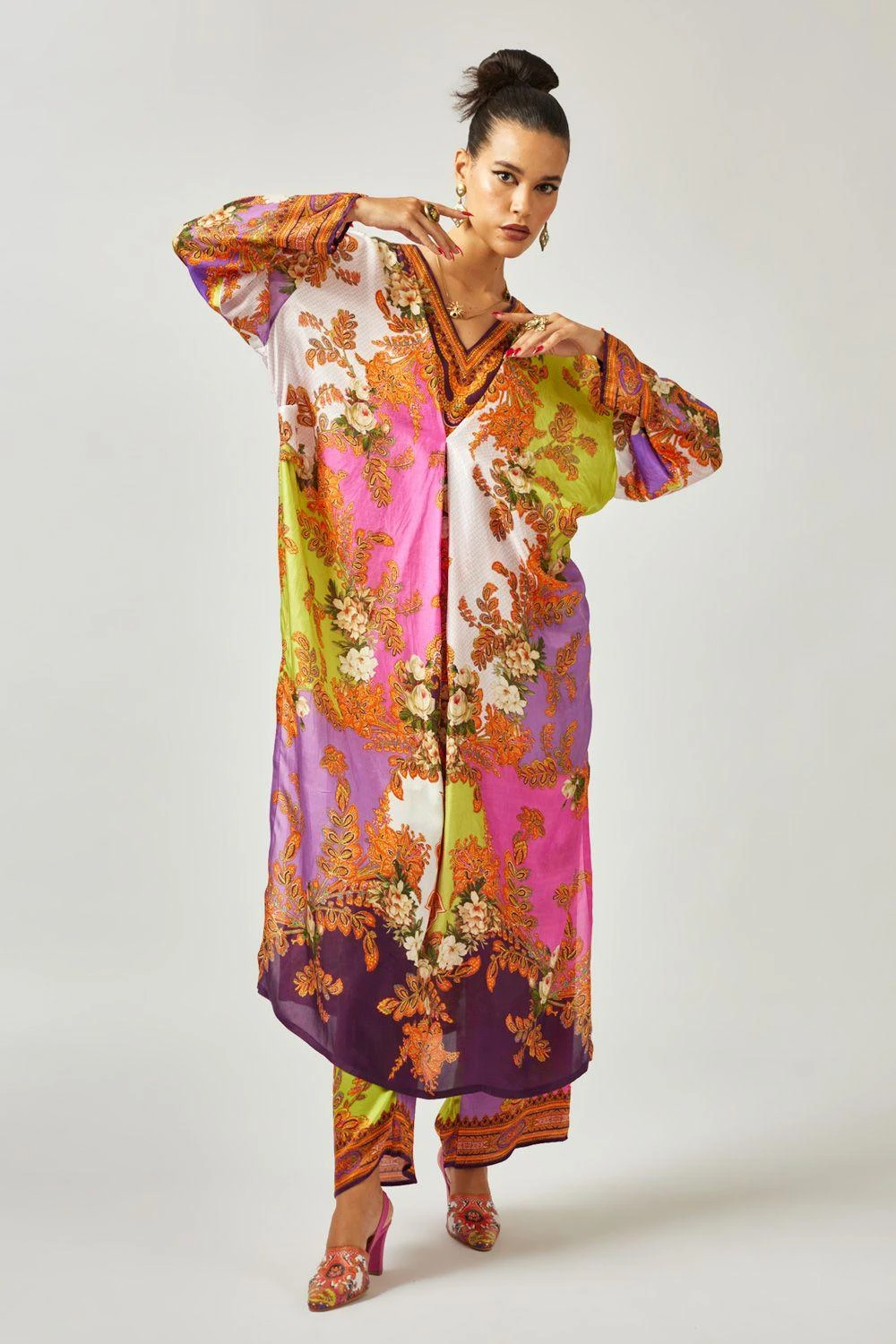Rajdeep Ranawat Pink Floral V-neck Kaftan 6 Rajdeep Ranawat Pink Floral V-neck Kaftan - Image 4