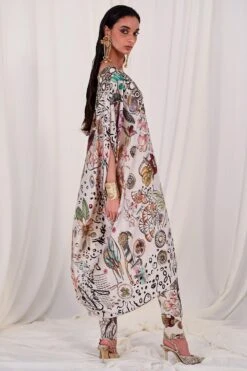 Front Page 13 Front Page -Divine Couture 04052023ak02 2