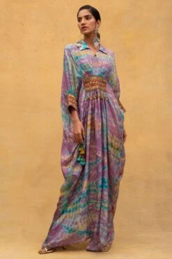 CAPISVIRLEO Purple Printed & Embellished Kaftan 9 CAPISVIRLEO Purple Printed & Embellished Kaftan -Divine Couture 132cp5 3