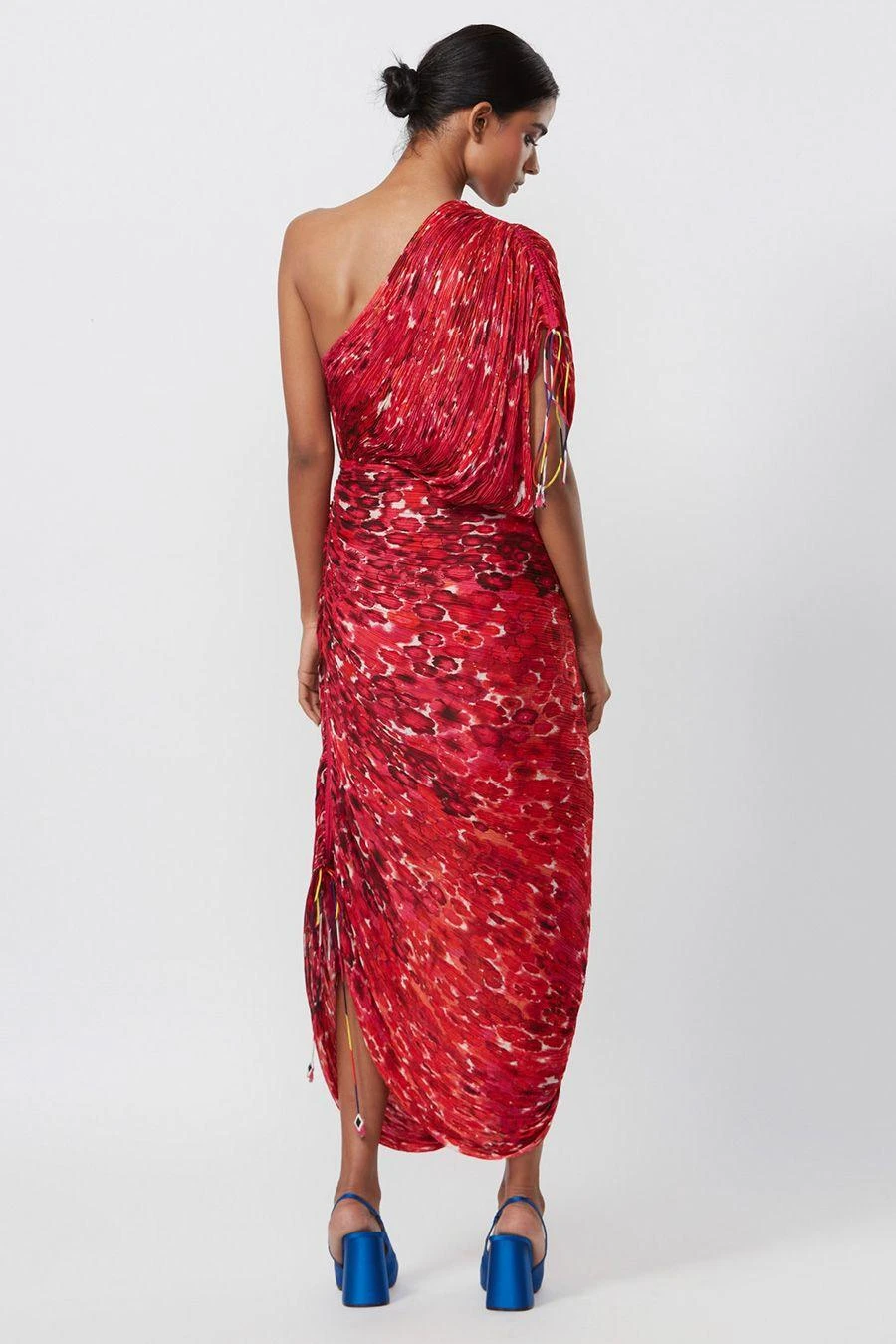 Saaksha & Kinni Red Floral Micro Pleated Sari Dress 4 Saaksha & Kinni Red Floral Micro Pleated Sari Dress - Image 2