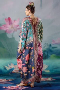 Rajdeep Ranawat Jade Majida V-neck Kaftan 17 Rajdeep Ranawat Jade Majida V-neck Kaftan -Divine Couture 1503rr01 8