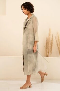 Front Page 43 Front Page -Divine Couture 15423arc32 2