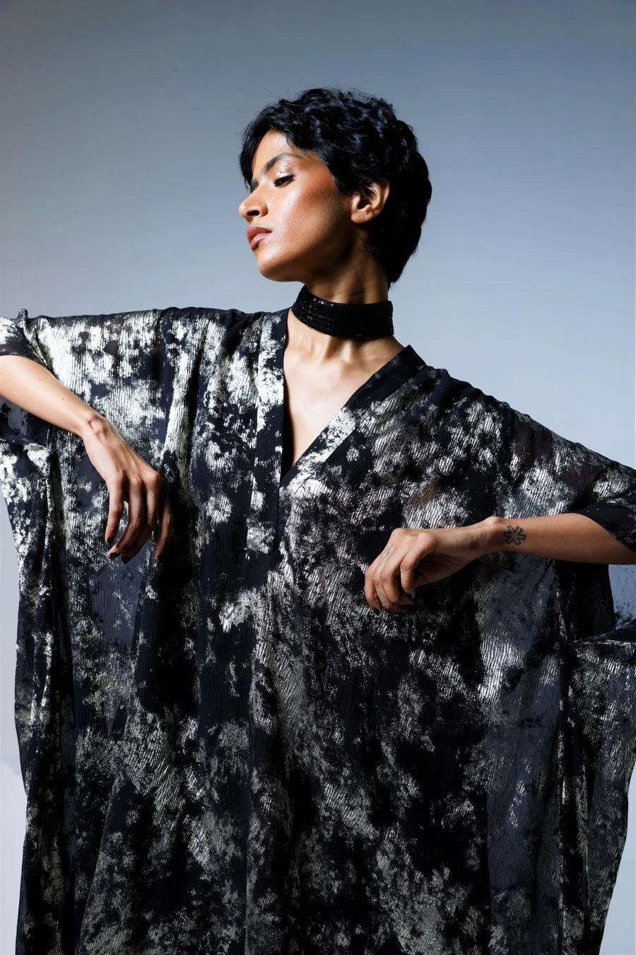 Shorshe Black Chiffon V-neck Kaftan 5 Shorshe Black Chiffon V-neck Kaftan - Image 3