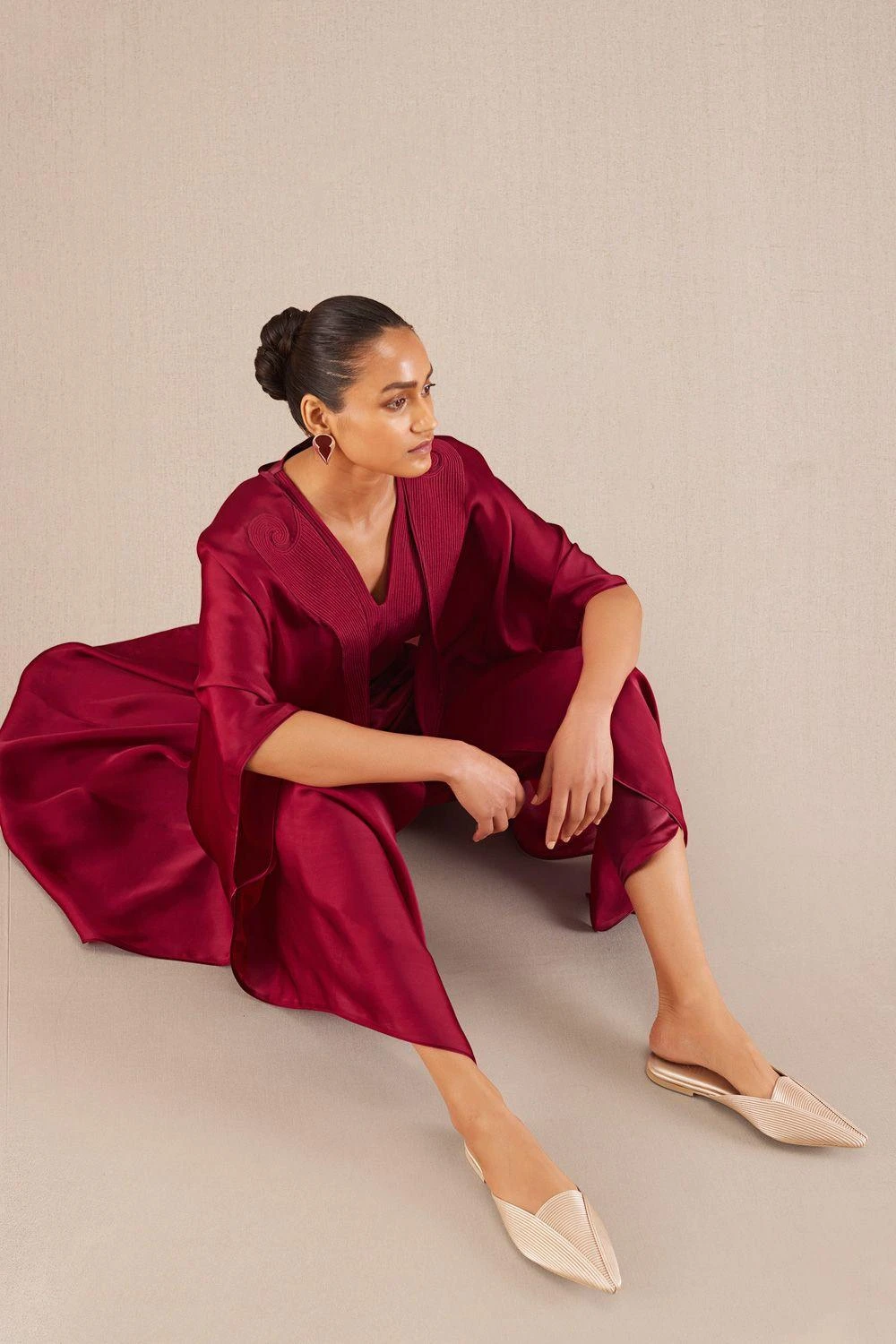 AMPM Nyra Plush Merlot Satin-organza Cape Set 5 AMPM Nyra Plush Merlot Satin-organza Cape Set - Image 3