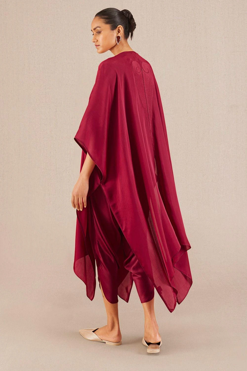 AMPM Nyra Plush Merlot Satin-organza Cape Set 7 AMPM Nyra Plush Merlot Satin-organza Cape Set - Image 5