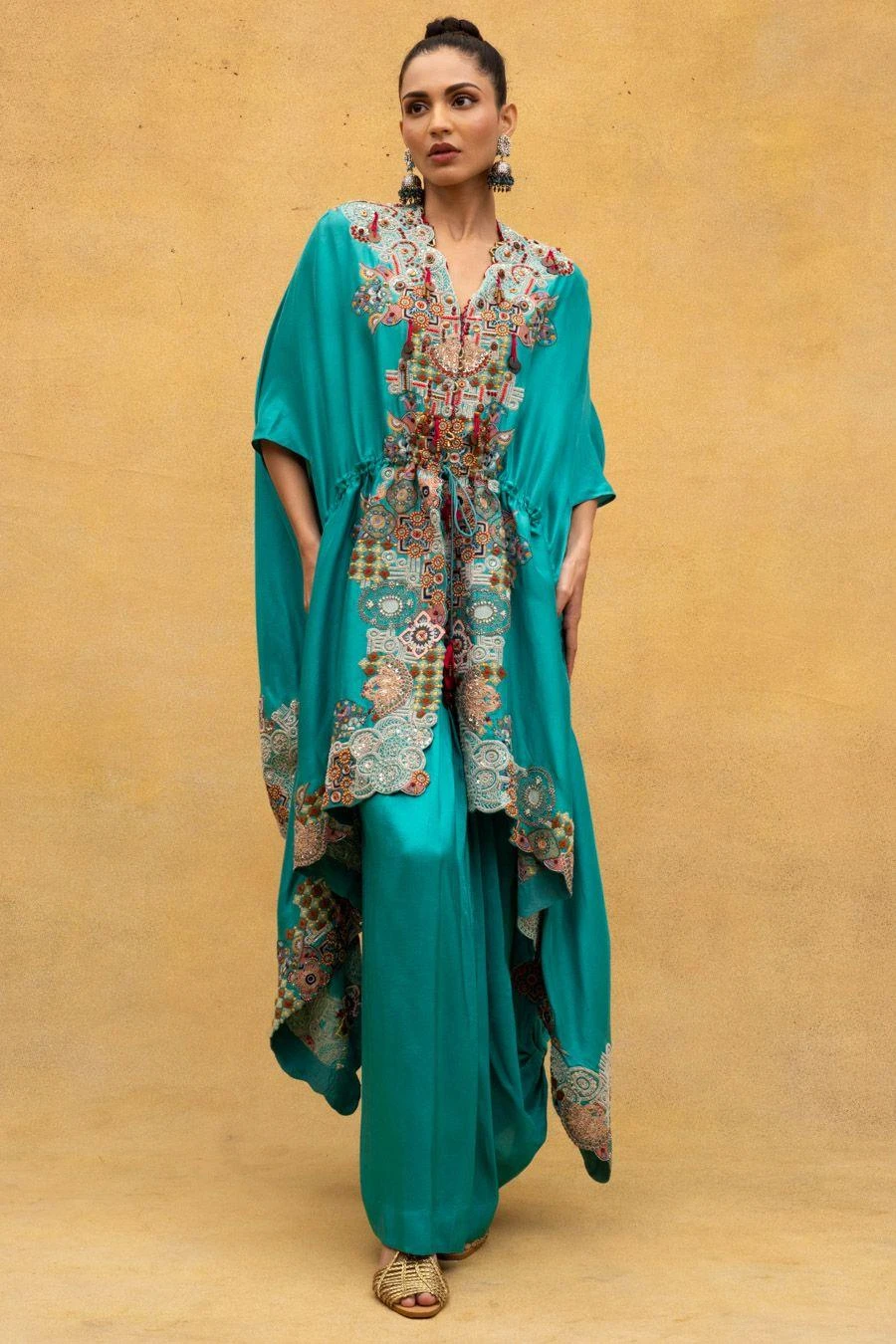 Anamika Khanna Green Thread Embroidered Kaftan Set 3 Anamika Khanna Green Thread Embroidered Kaftan Set