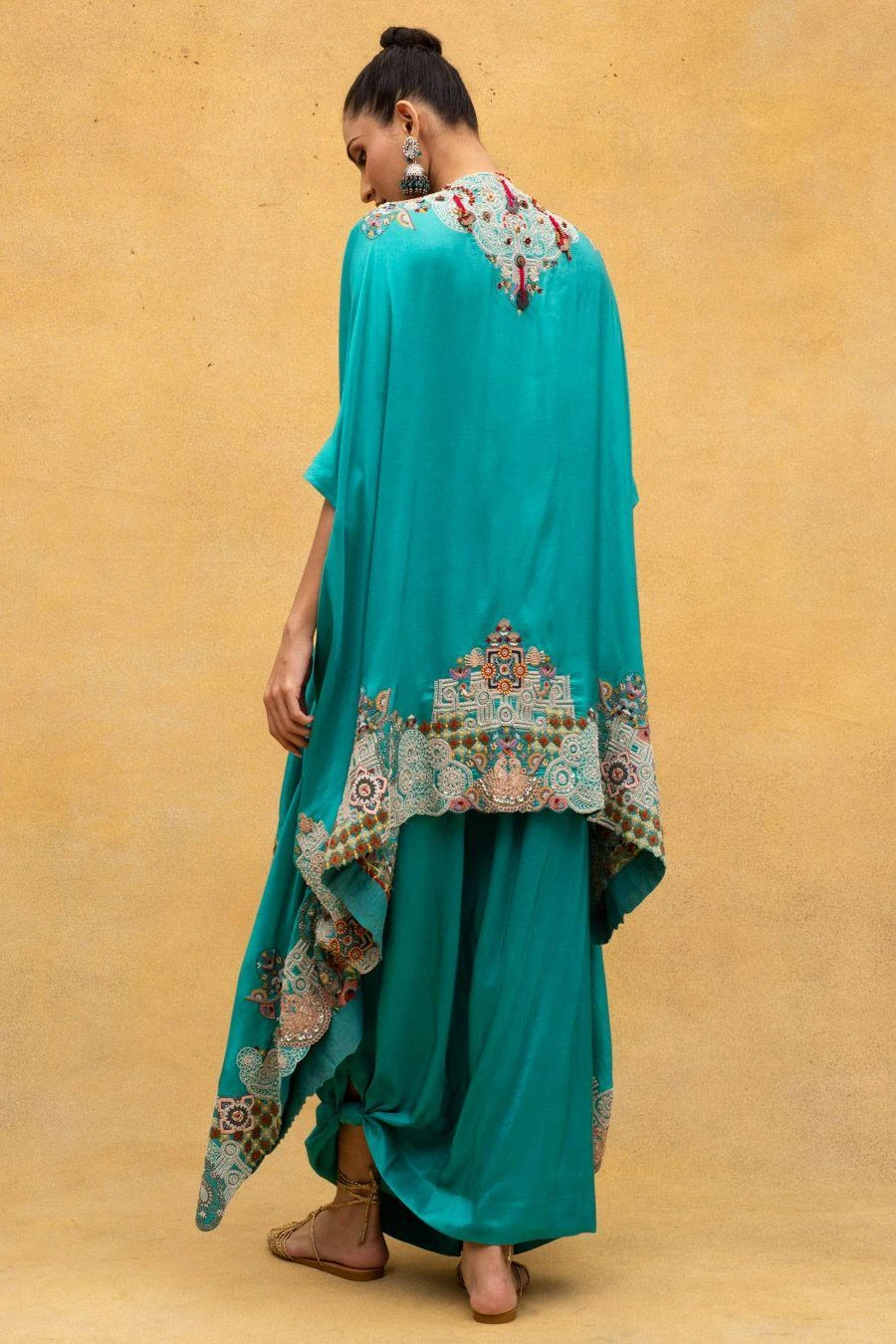 Anamika Khanna Green Thread Embroidered Kaftan Set 8 Anamika Khanna Green Thread Embroidered Kaftan Set - Image 6