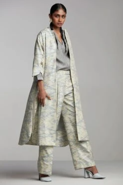 Alamelu Handloom Ikat Raw Silk Structured Cape