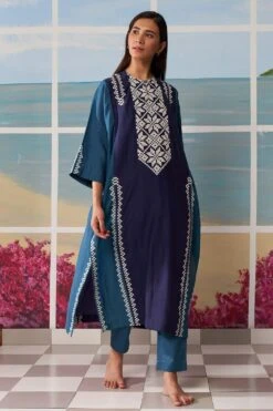 Ikai Blue Panelled Kaftan Tunic Set